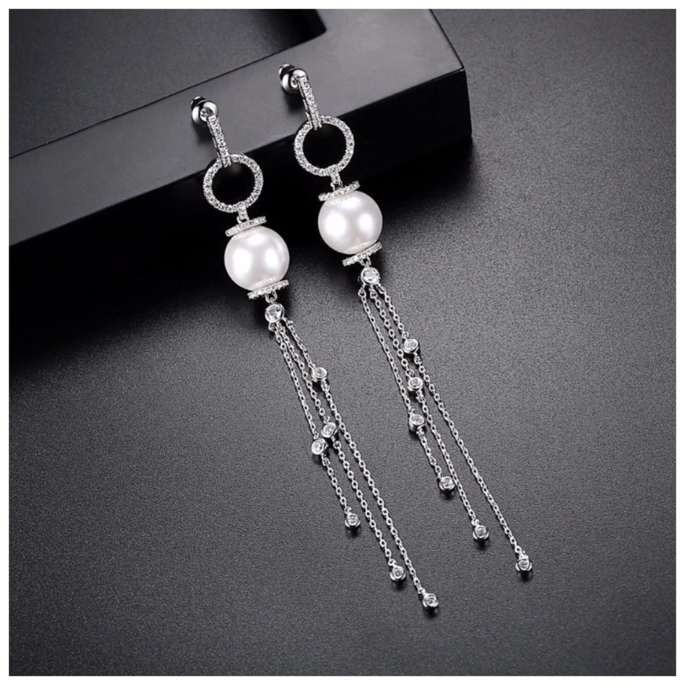 Swarovski Crystals & Pearl The Eleeta Long Earrings - Picture 2 of 4